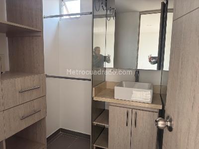 Apartamento de 3 alcobas en venta en Laureles, Medellín, 180 m² · foto 10 de 20
