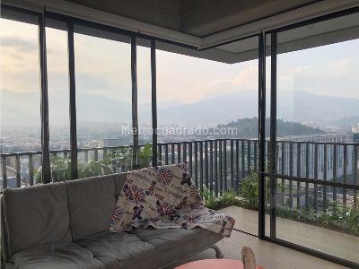 Apartaestudio en venta en El Poblado, Medellín, 49 m² · foto 3 de 5