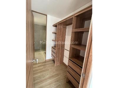 Apartamento de 1 alcoba en venta en El Poblado, Medellín, 70 m² · foto 9 de 20