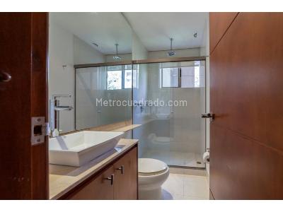Apartamento en venta en El Poblado, Medellín · foto 10 de 20
