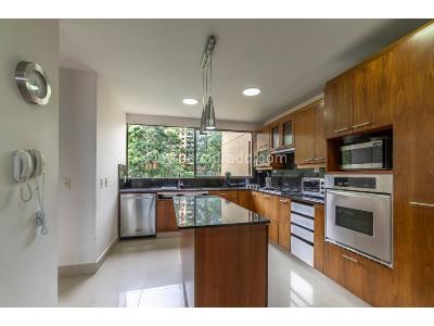 Apartamento en venta en El Poblado, Medellín · foto 9 de 20