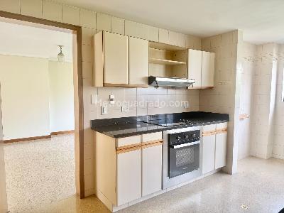 Apartamento en venta en Castropol, Medellín · foto 5 de 17