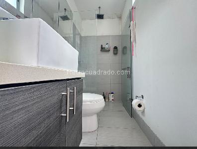 Apartamento de 2 alcobas en venta en El Tesoro, Medellín, 80 m² · foto 11 de 12