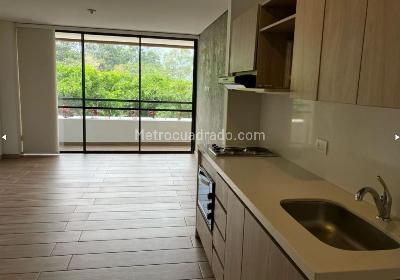 Apartamento de 1 alcoba en venta en Loma Escobero, Envigado, 89 m² · foto 5 de 12