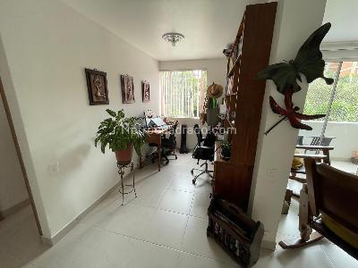 Apartamento de 3 alcobas en venta en Belen La Palma, Medellín, 74 m² · foto 4 de 10