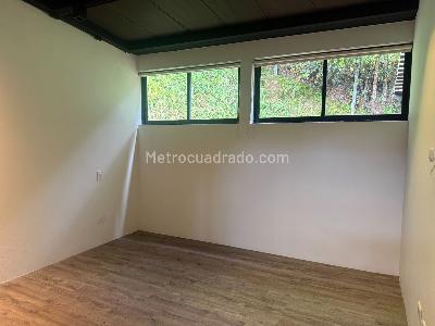 Casa de 3 alcobas en venta en Alto Del Escobero, Envigado, 320 m² · foto 11 de 17