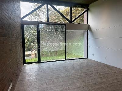 Casa de 3 alcobas en venta en Alto Del Escobero, Envigado, 320 m² · foto 13 de 17