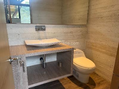 Casa de 3 alcobas en venta en Alto Del Escobero, Envigado, 320 m² · foto 6 de 17