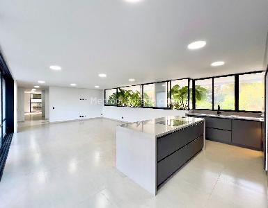 Apartamento en venta en El Tesoro, Medellín · foto 7 de 18