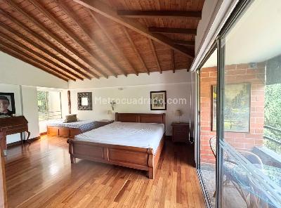 Casa de 3 alcobas en venta en La Sebastiana, Envigado, 251 m² · foto 11 de 17