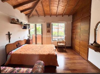 Casa de 3 alcobas en venta en La Sebastiana, Envigado, 251 m² · foto 15 de 17