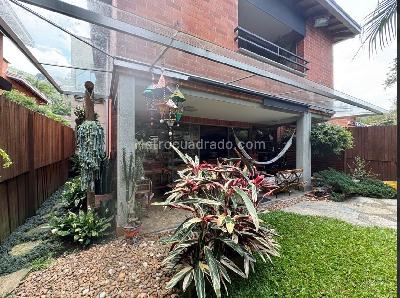 Casa de 3 alcobas en venta en La Sebastiana, Envigado, 251 m² · foto 4 de 17