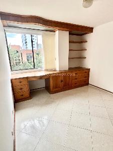 Apartamento de 3 alcobas en venta en El Poblado Oviedo, Medellín, 147 m² · foto 12 de 20