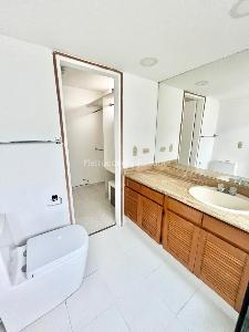 Apartamento de 3 alcobas en venta en El Poblado Oviedo, Medellín, 147 m² · foto 16 de 20
