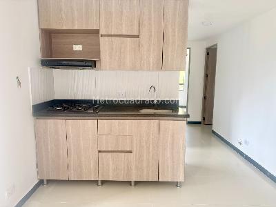 Apartamento de 2 alcobas en venta en Castropol, Medellín, 78 m² · foto 4 de 13