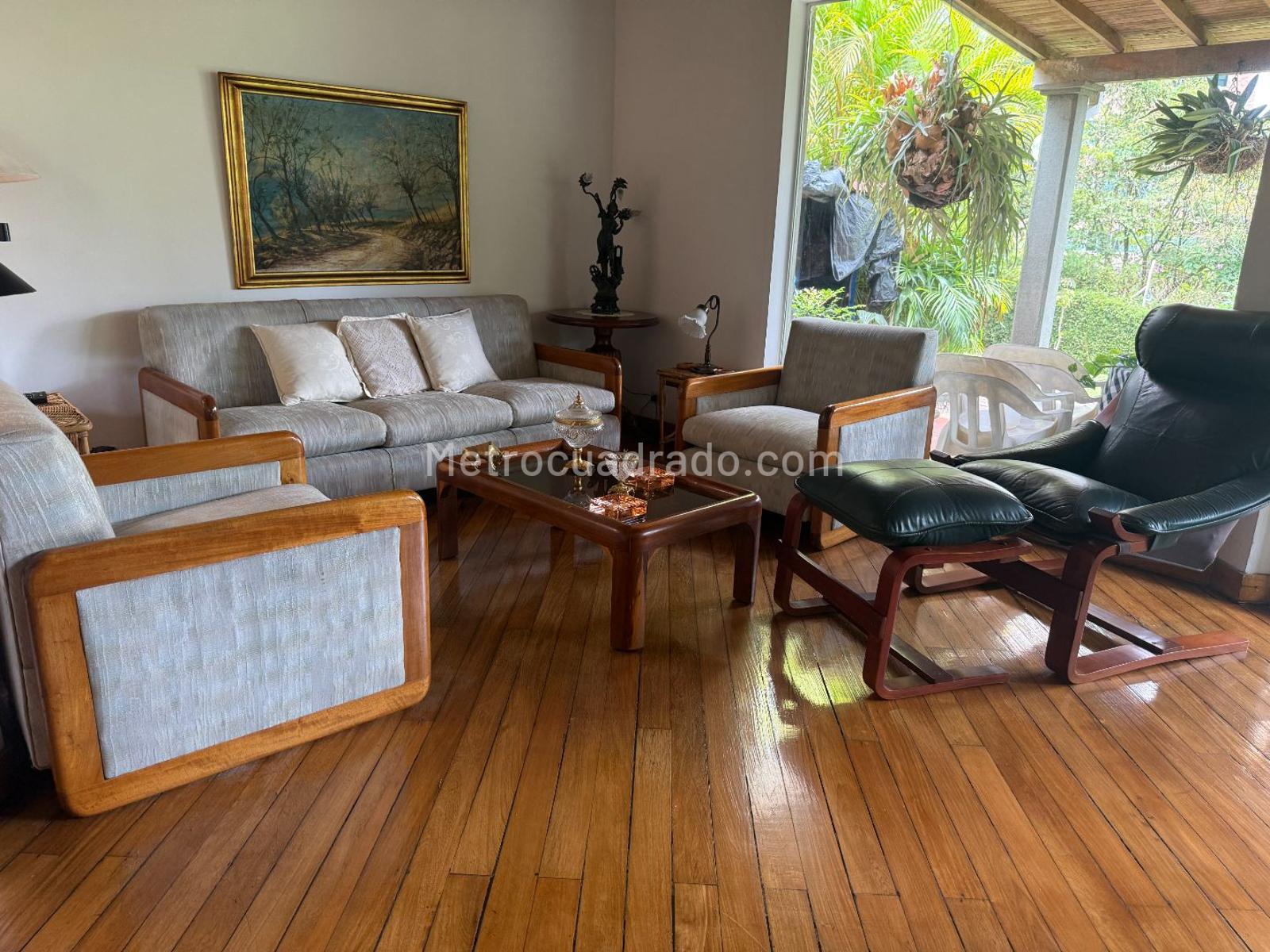 Casa de 3 habitaciones en venta en El Poblado los Balsos, Medellín — imagen 1 de 16