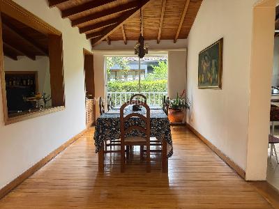 Casa de 3 alcobas en venta en Poblado Los Balsos, Medellín, 300 m² · foto 3 de 16