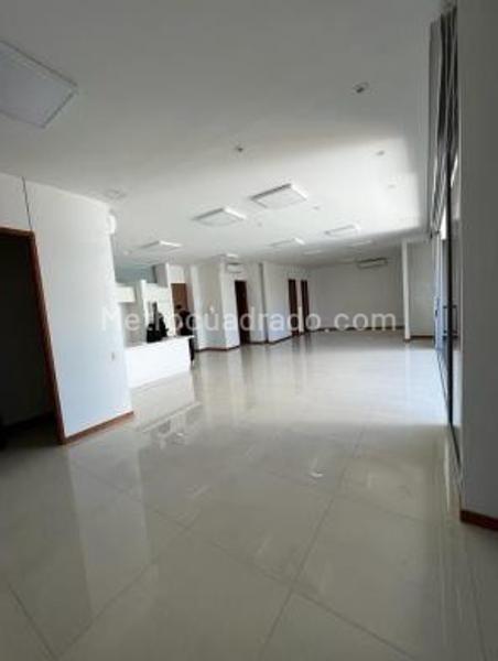 Apartamento Amplio de 2 Alcobas con Balcón en Medellín - 6