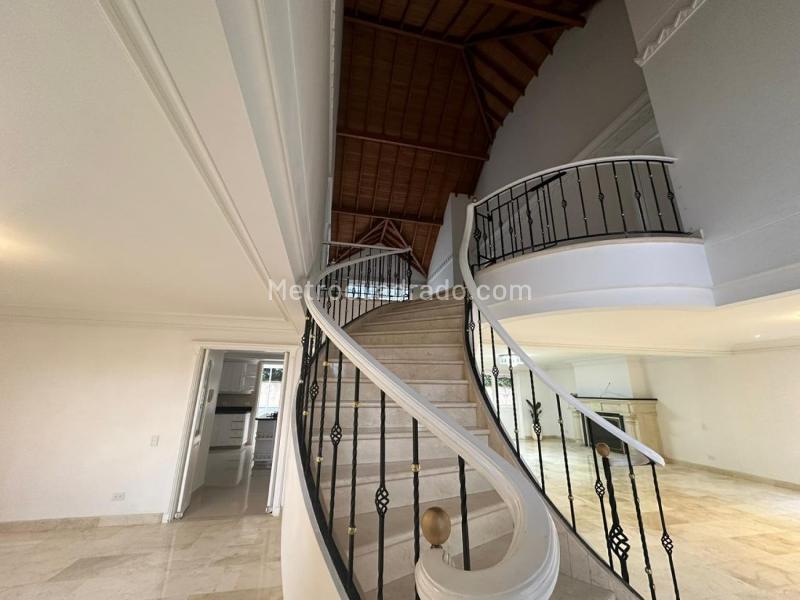 Casa Residencial de 3 Alcobas en Arriendo en El Poblado - 5