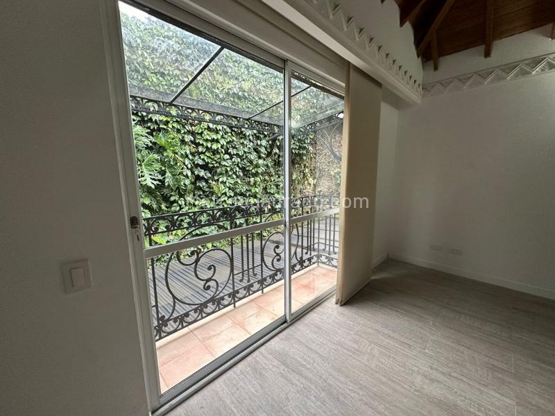 Casa Residencial de 3 Alcobas en Arriendo en El Poblado - 6