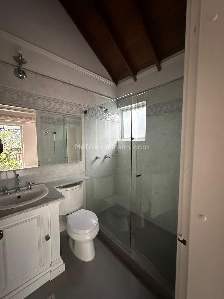 Casa Residencial de 3 Alcobas en Arriendo en El Poblado - 9