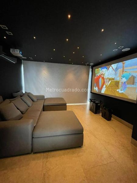 Luxurious 4BR Penthouse for Rent in Medellin - 3