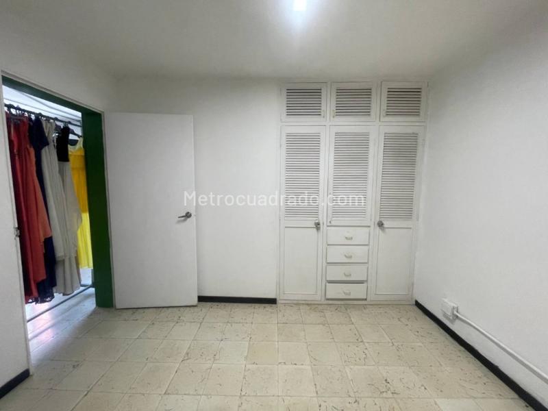 Casa Amplia de 5 Alcobas con Luz Natural en Suramericana - 3