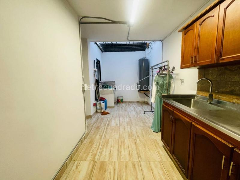 Casa Amplia de 5 Alcobas con Luz Natural en Suramericana - 6