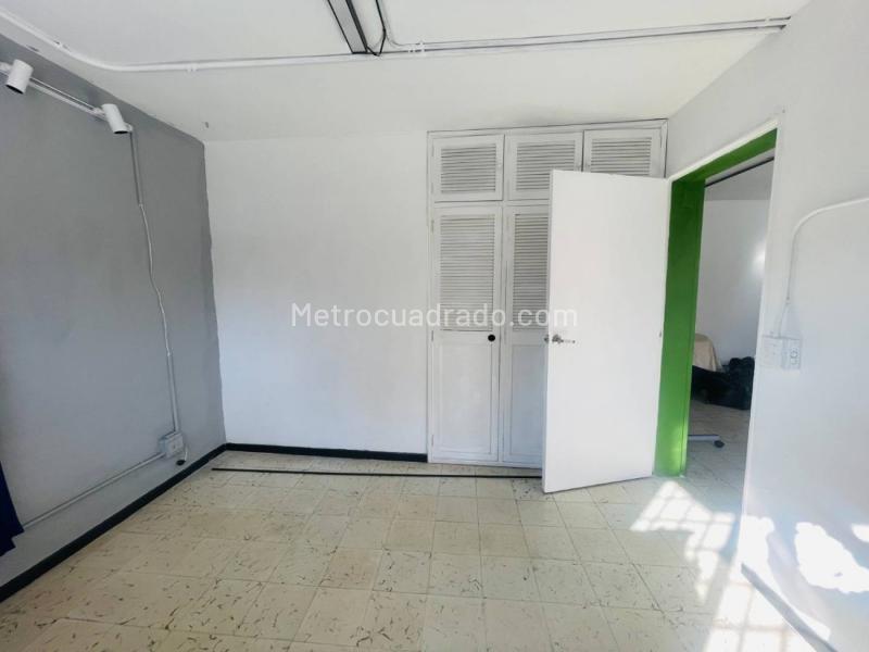 Casa Amplia de 5 Alcobas con Luz Natural en Suramericana - 7