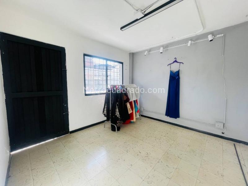 Casa Amplia de 5 Alcobas con Luz Natural en Suramericana - 9