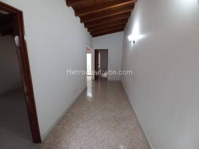 Casa de 4 alcobas en venta en Estadio, Medellín, 160 m² · foto 7 de 16