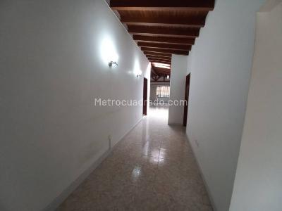 Casa de 4 alcobas en venta en Estadio, Medellín, 160 m² · foto 8 de 16