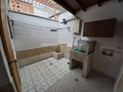 Casa de 4 alcobas en venta en Estadio, Medellín, 160 m² · foto 9 de 16