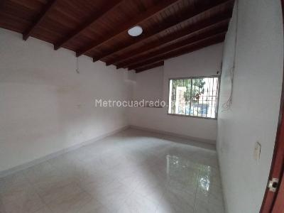 Casa de 4 alcobas en venta en Estadio, Medellín, 160 m² · foto 11 de 16