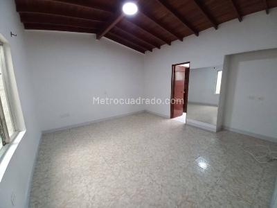 Casa de 4 alcobas en venta en Estadio, Medellín, 160 m² · foto 13 de 16