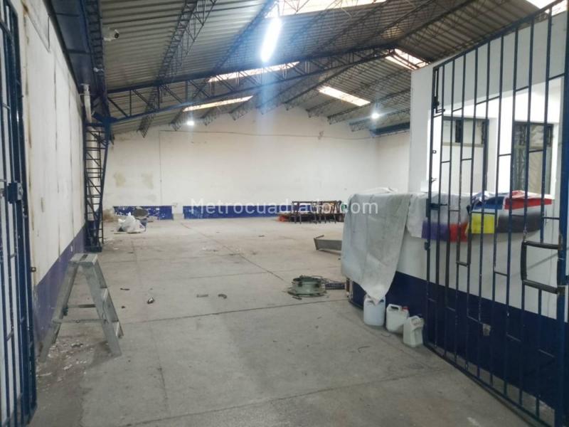 Commercial House with Warehouse in Belen Miravalle - 2