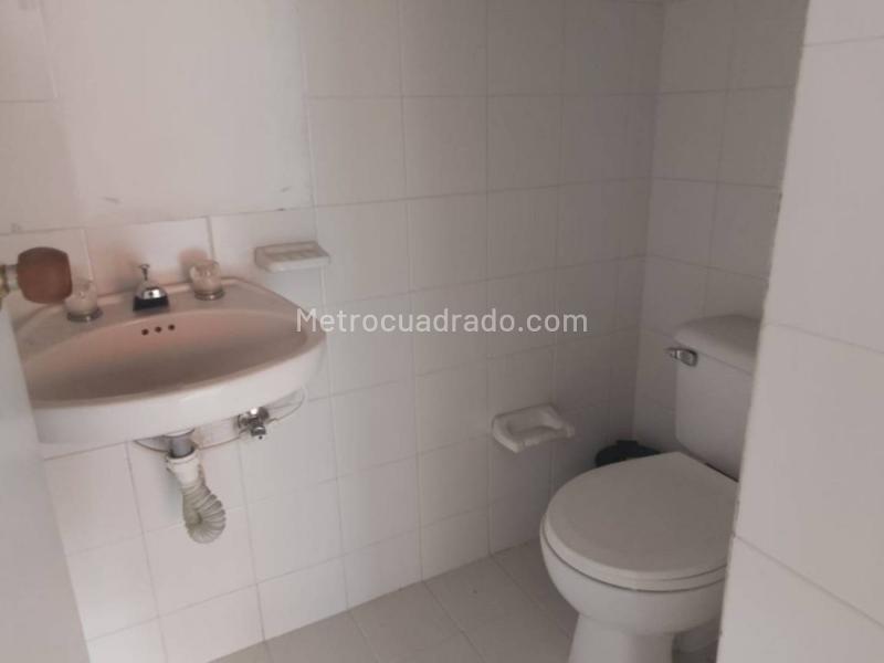 Commercial House with Warehouse in Belen Miravalle - 6