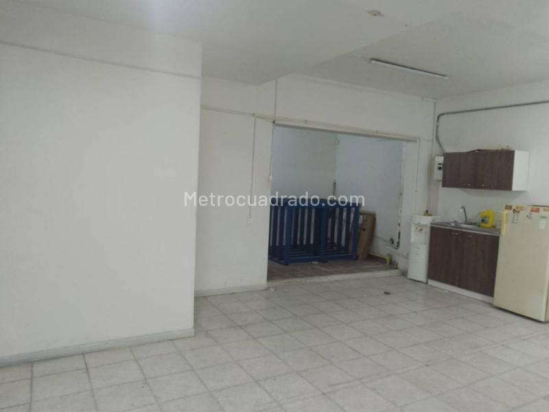 Commercial House with Warehouse in Belen Miravalle - 9