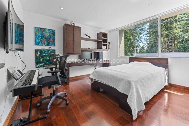 Casa Amplia de 3 Alcobas con Piscina en El Poblado - 5