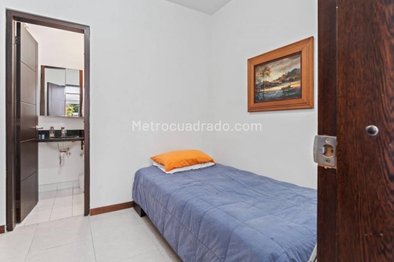 Casa Amplia de 3 Alcobas con Piscina en El Poblado - 6