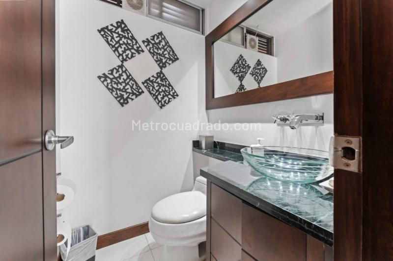 Casa Amplia de 3 Alcobas con Piscina en El Poblado - 7