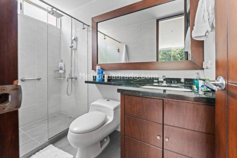 Casa Amplia de 3 Alcobas con Piscina en El Poblado - 8