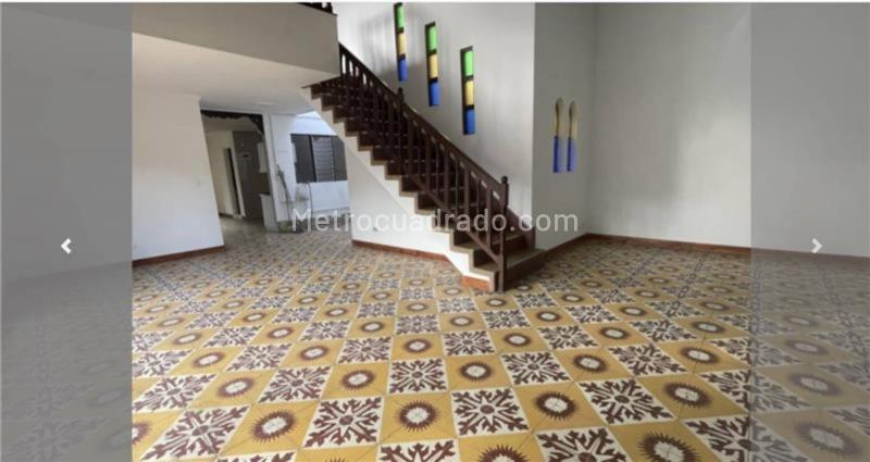 5BR House in Alcala (250 m²)