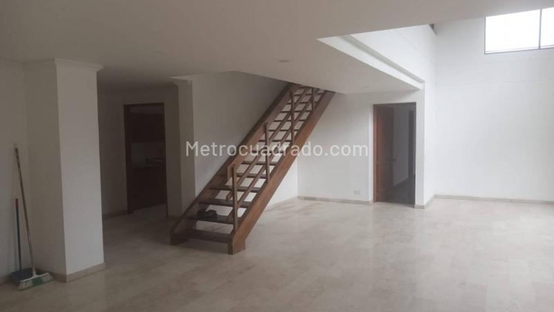 Spacious 3BR Apartment in Poblado - 2