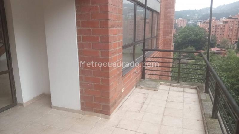 Spacious 3BR Apartment in Poblado - 5