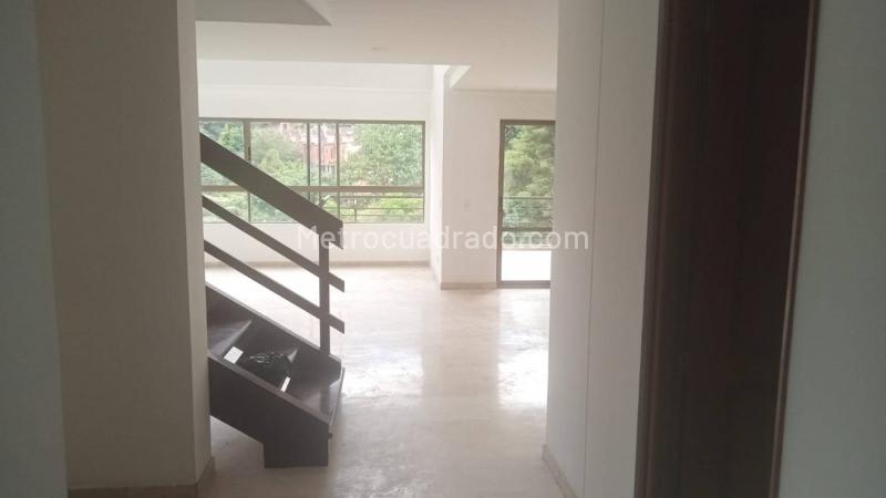 Spacious 3BR Apartment in Poblado - 6