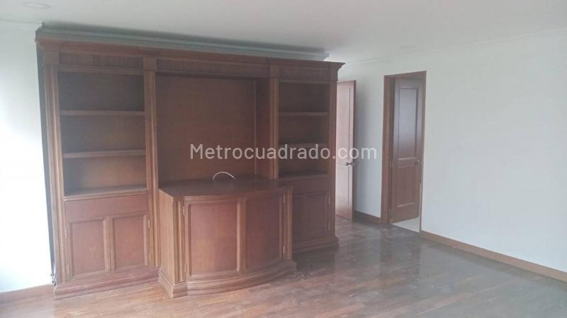 Spacious 3BR Apartment in Poblado - 7