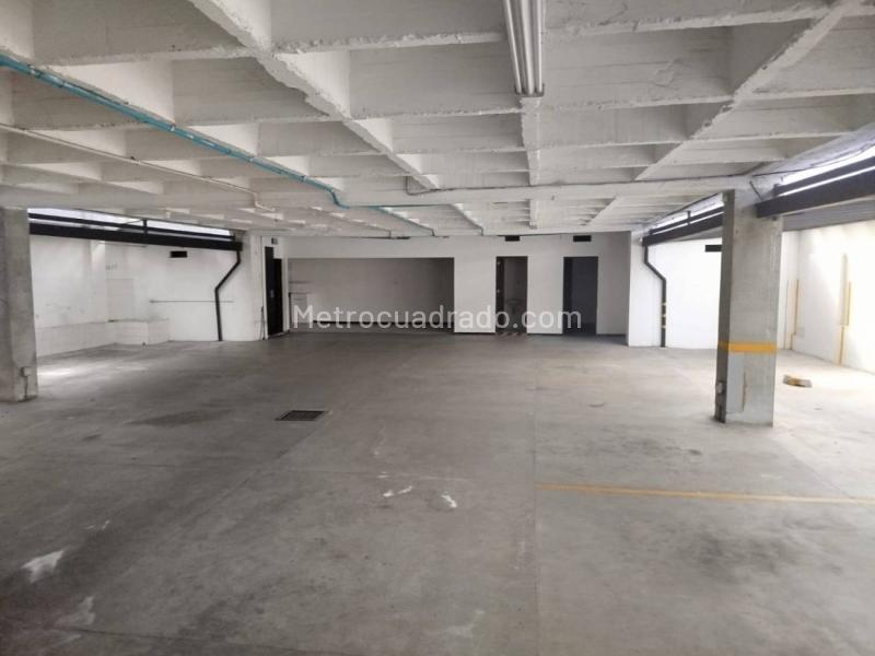 Commercial 0BR House in Aguacatala - 2