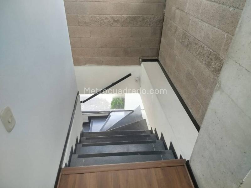 Commercial 0BR House in Aguacatala - 5