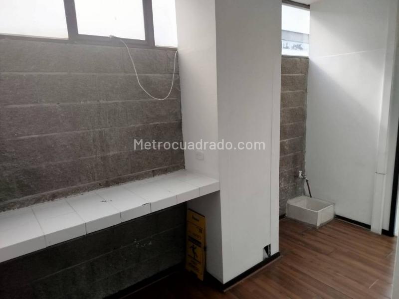 Commercial 0BR House in Aguacatala - 6